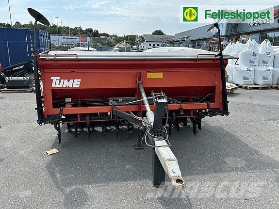 Tume HKL 3000 JC Розсіювач мінеральних добрив