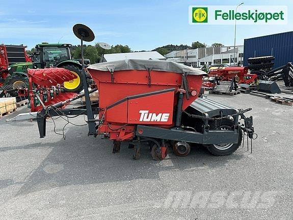 Tume HKL 3000 JC Розсіювач мінеральних добрив