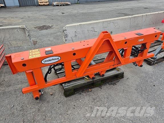 Underhaug 7813 Рулонні прес-підбирачі