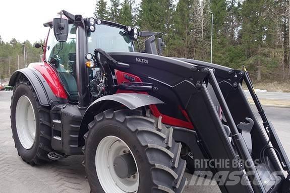 Valtra 235 Direct Трактори