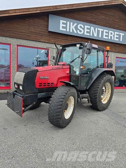 Valtra 6400 Трактори