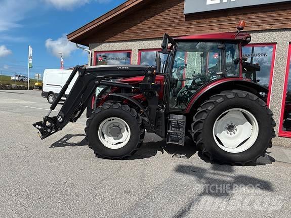 Valtra A114 Трактори