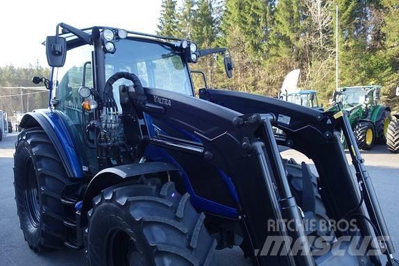 Valtra A115 H4 Трактори
