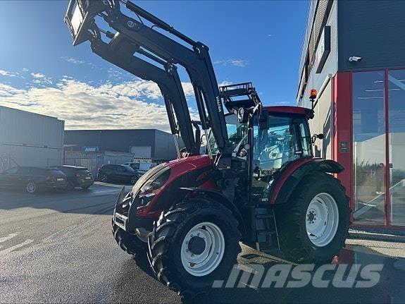 Valtra A115 H4 Трактори