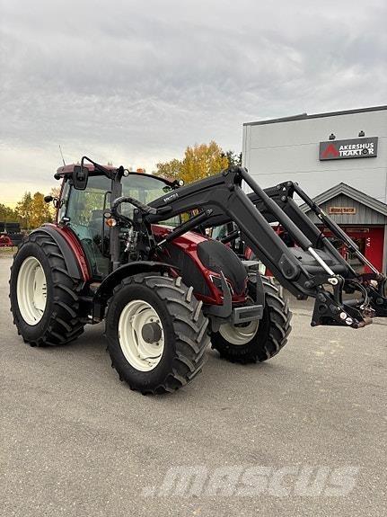 Valtra A134 Трактори