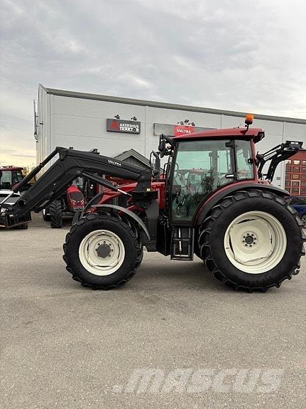 Valtra A134 Трактори