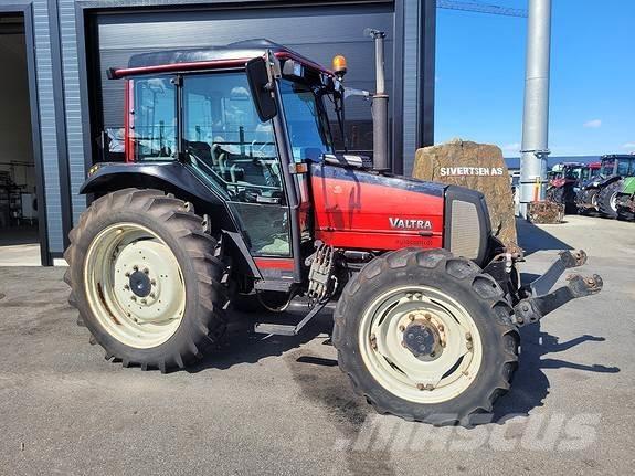 Valtra A75 - 4 Трактори
