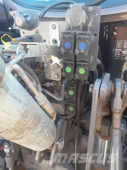 Valtra G105 Трактори