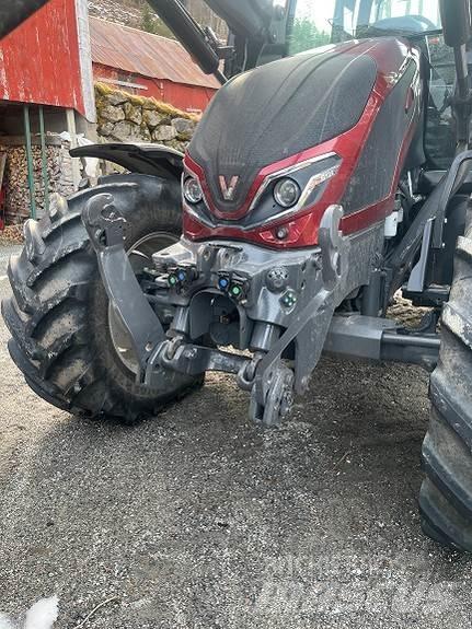 Valtra G125A Трактори