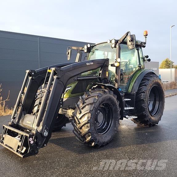 Valtra G135 Active Трактори