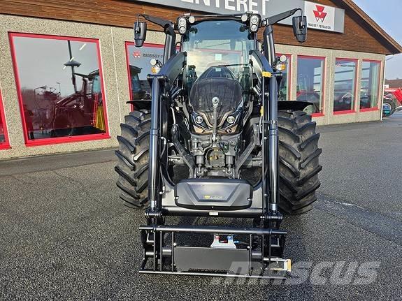 Valtra G135 Versu Трактори