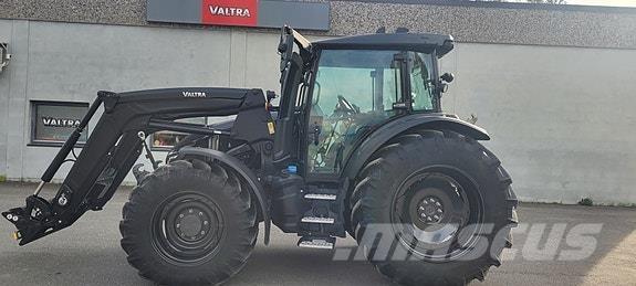 Valtra G135 Versu Трактори