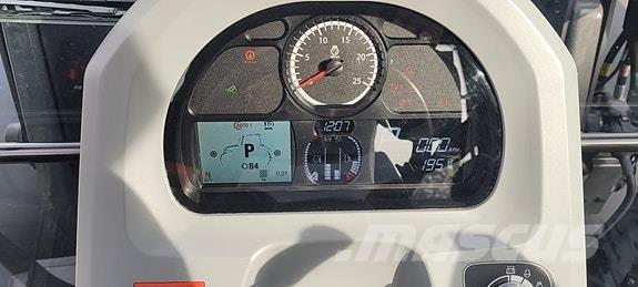 Valtra G135 Versu Трактори