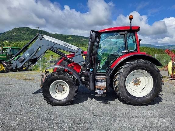 Valtra N 104 H5 Трактори