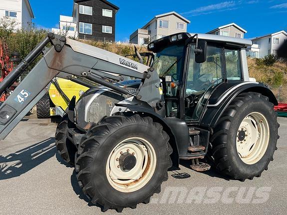 Valtra N111 Трактори