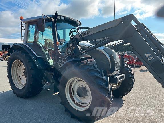 Valtra N111 Трактори