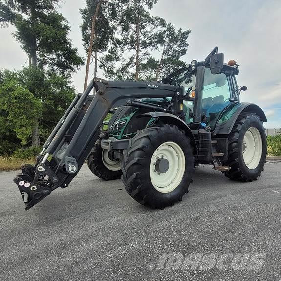 Valtra N114 Трактори