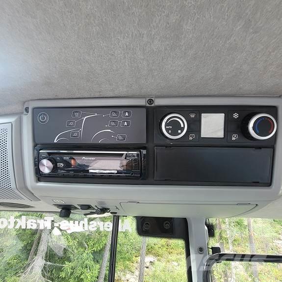 Valtra N114 Трактори