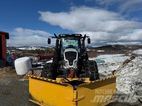 Valtra N123 Трактори