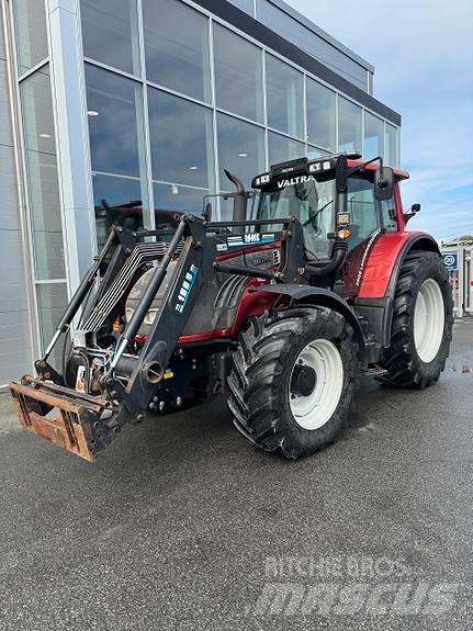 Valtra T-182-VERSU Трактори