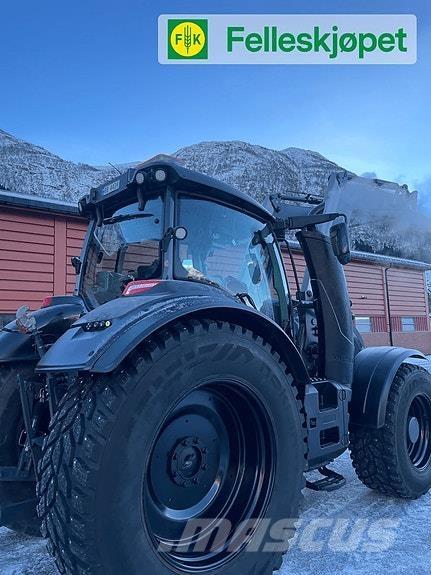 Valtra T 214 Трактори