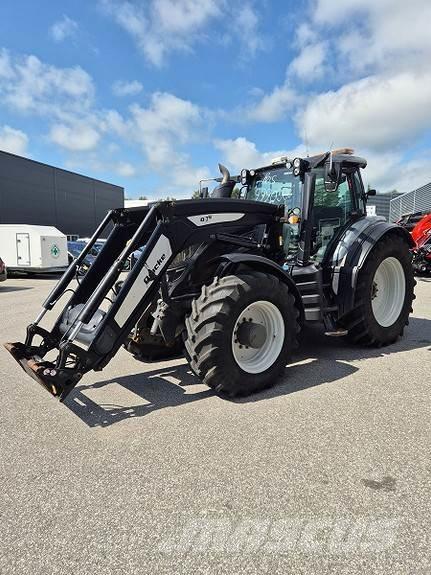 Valtra T 234 Versu Трактори