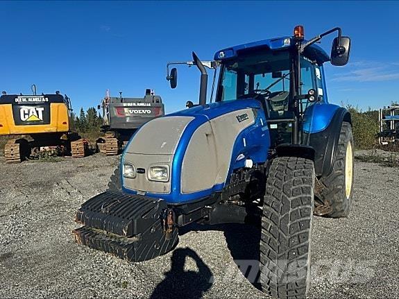 Valtra T150 Трактори