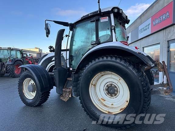 Valtra T174 Versu Трактори