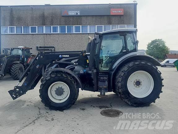 Valtra T174E A Трактори