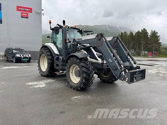 Valtra T174V Трактори