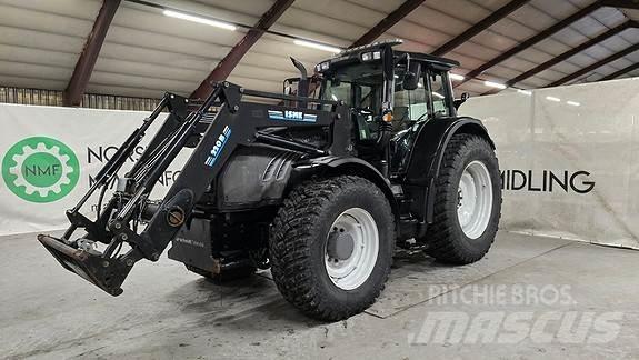 Valtra T182 Трактори