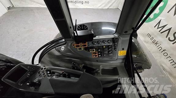 Valtra T182 Трактори