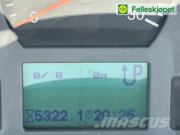 Valtra T190 Трактори