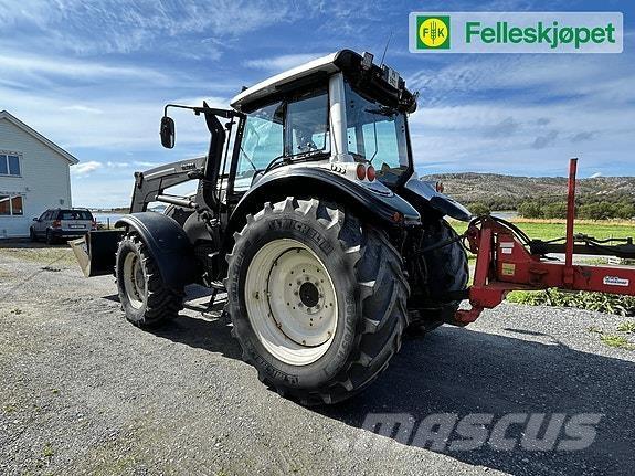 Valtra T190 Трактори