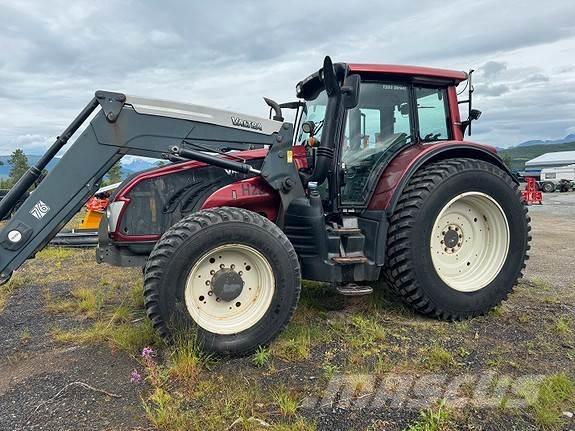 Valtra T203 Трактори
