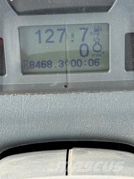 Valtra T203 Трактори