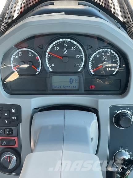 Valtra T214 Трактори