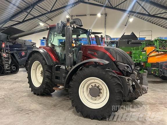 Valtra T234 Трактори