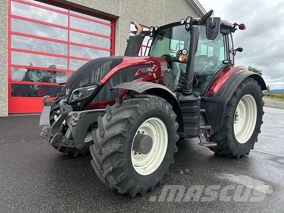 Valtra T234 Трактори