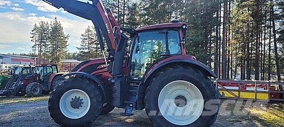 Valtra T234 Трактори