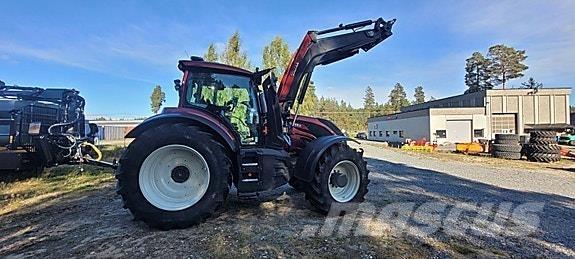 Valtra T234 Трактори