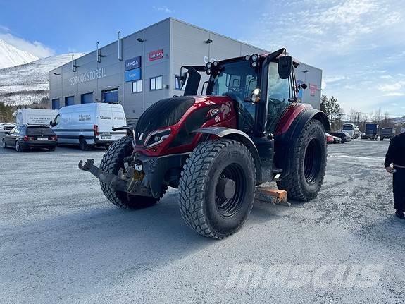 Valtra T235 Трактори