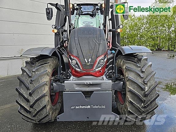 Valtra T235 Трактори