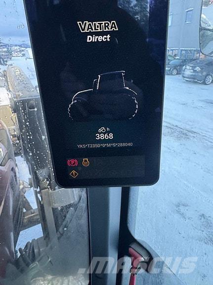 Valtra T235 Трактори