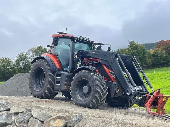 Valtra T235D Трактори