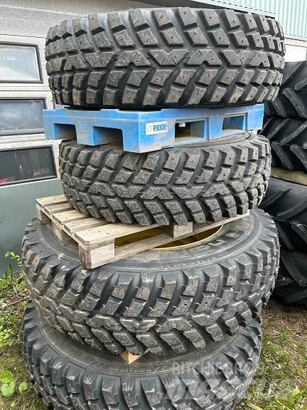  Vinterhjul til JD Інше дорожнє і снігозбиральне обладнання