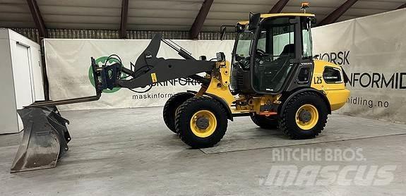 Volvo JL25H Фронтальні навантажувачі