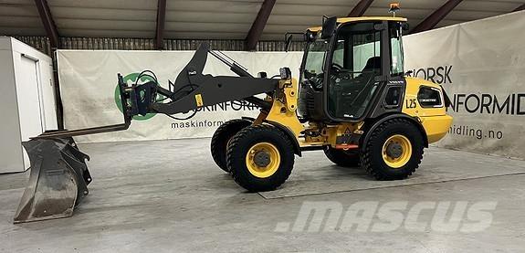 Volvo JL25H Фронтальні навантажувачі