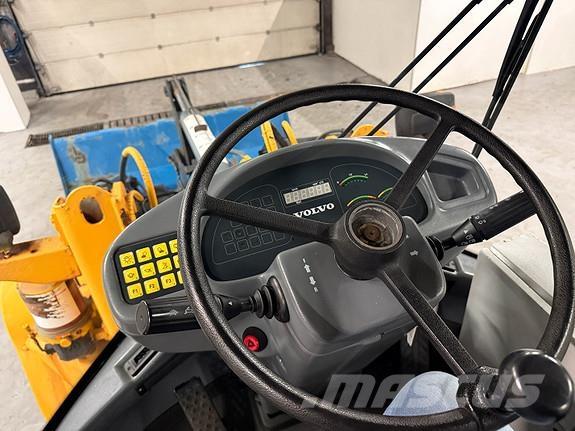 Volvo L30B Фронтальні навантажувачі