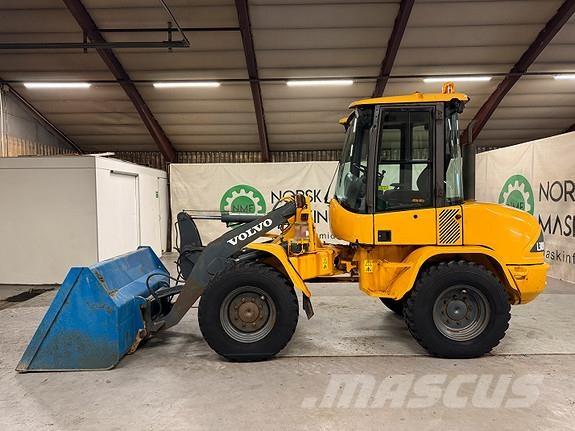 Volvo L30B Фронтальні навантажувачі